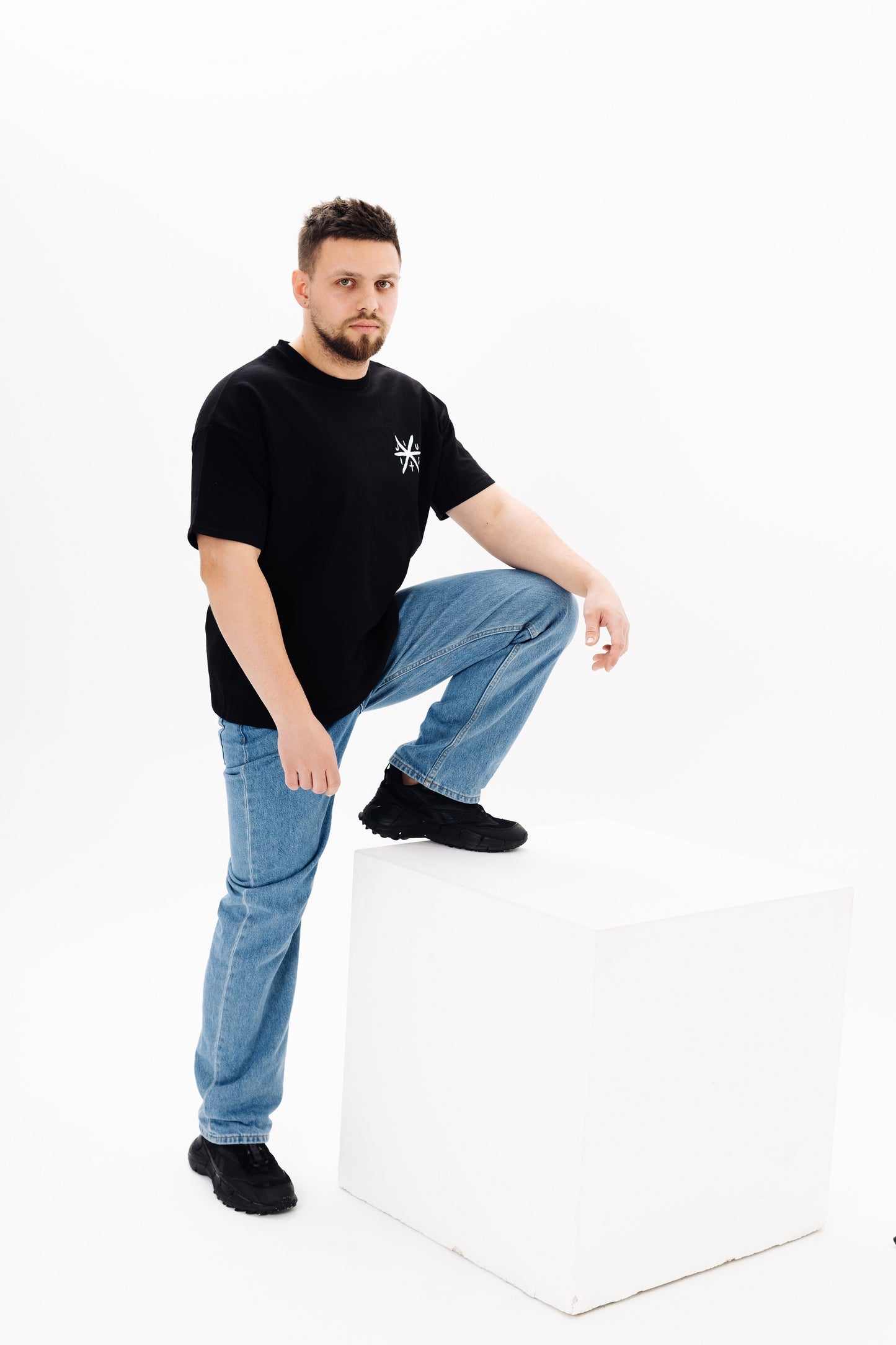 "Roll&Flow: Oversized T-Shirts for Style & Comfort | Premium Apparel"