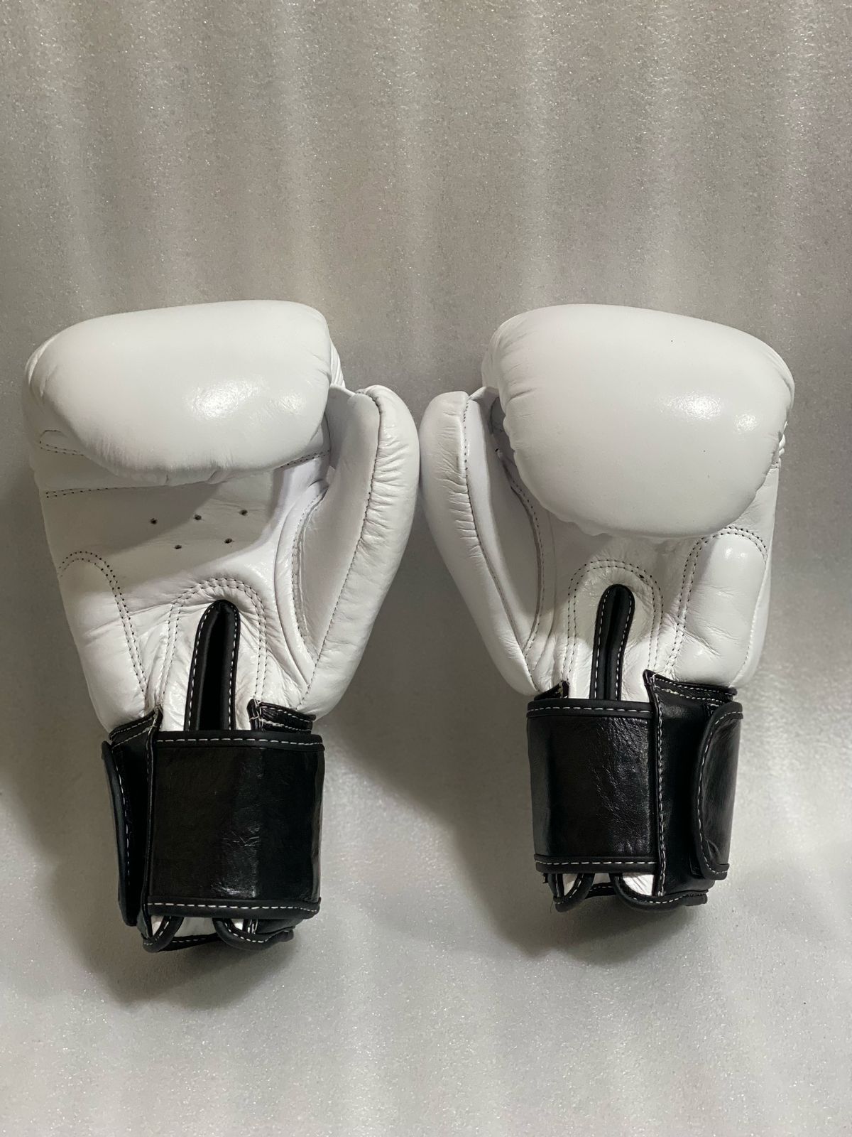 Boxing Gloves by Roll&Flow
